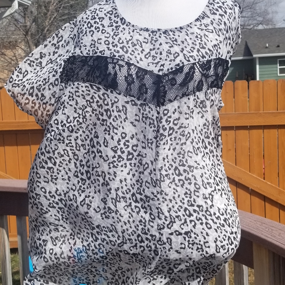 Plus size short sleeve shirt